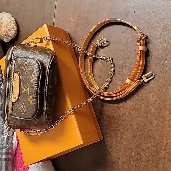 ⚠️NEW Authentic full set Louis Vuitton mini bumbag - Picture 2 of 10